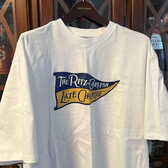 NWT Ritz Carlton Late Checkout White Flag Tshirt Size XL - Picture 5 of 10